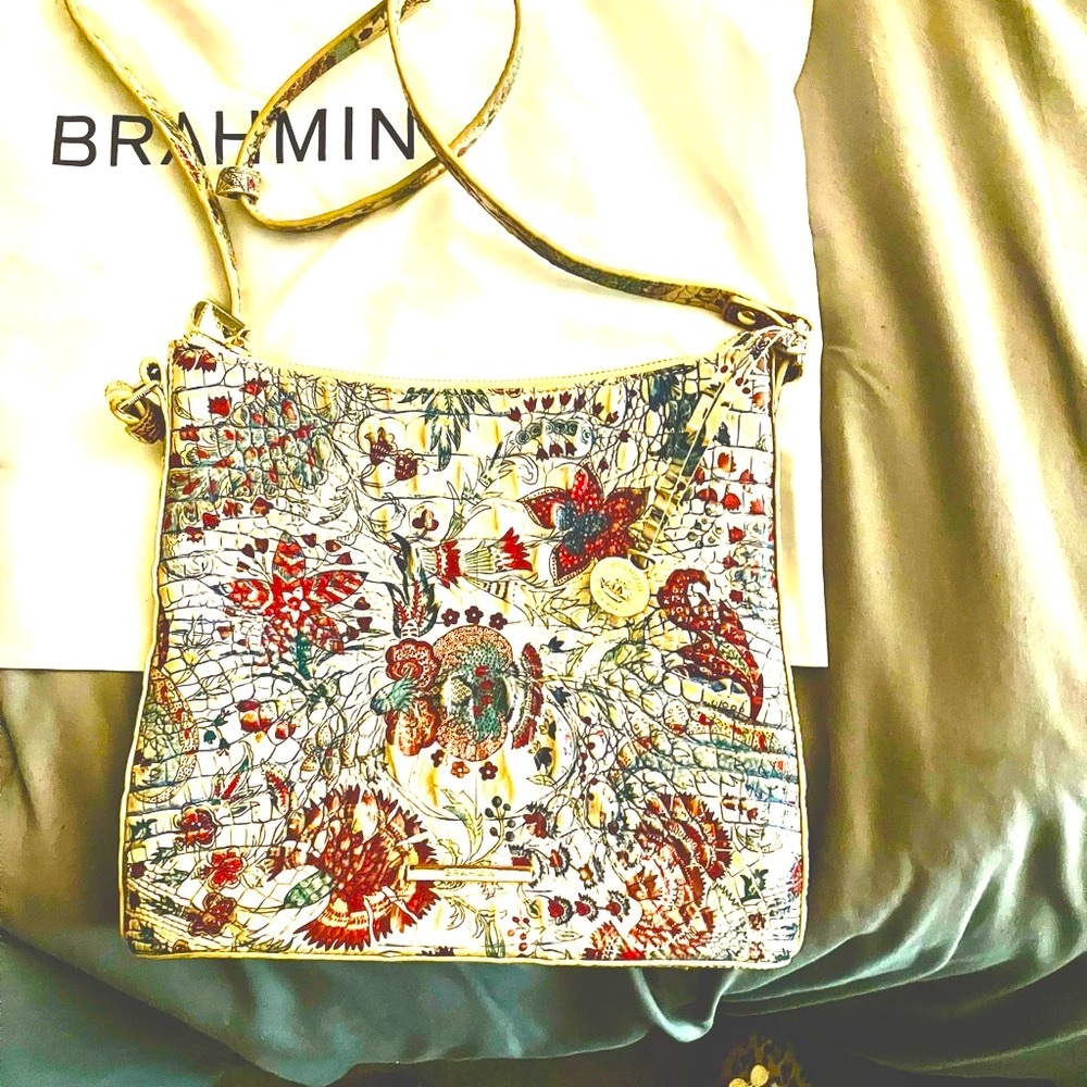 Brahmin Green and Gold Crossbody Bag with Chic Design